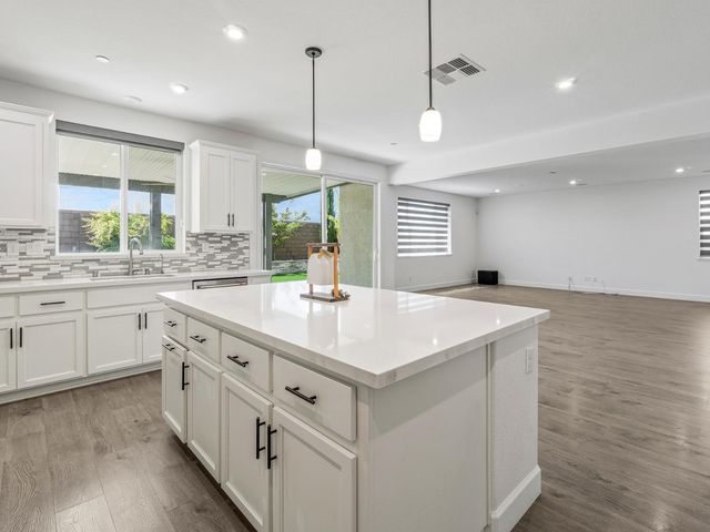 4613 S Hills Dr, Folsom, CA 95630