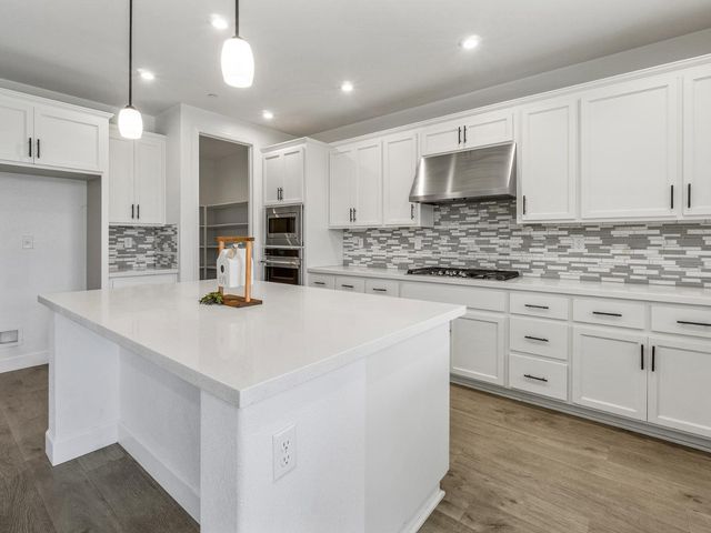 4613 S Hills Dr, Folsom, CA 95630
