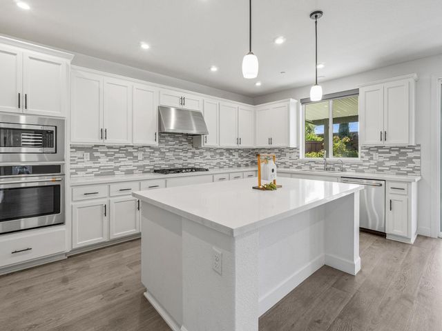4613 S Hills Dr, Folsom, CA 95630
