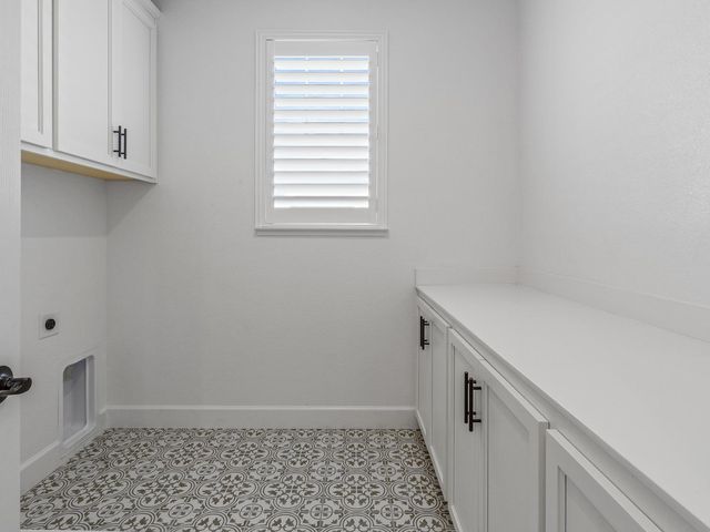 4613 S Hills Dr, Folsom, CA 95630