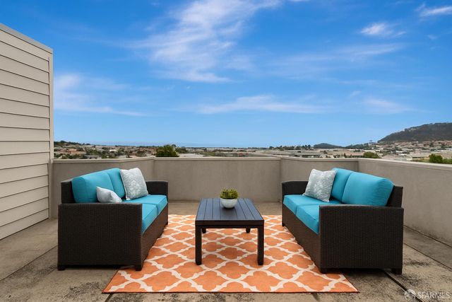 1688 Wallace Avenue 304, San Francisco, CA 94124