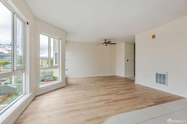 1688 Wallace Avenue 304, San Francisco, CA 94124