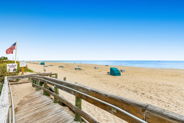 100 Bravado Lane 2, Palm Beach Shores, FL 33404