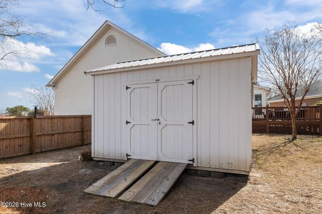 100 Stevens Court, Swansboro, NC 28584