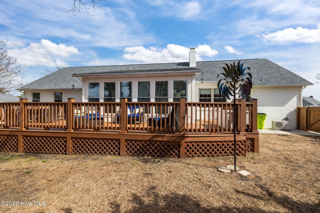 100 Stevens Court, Swansboro, NC 28584