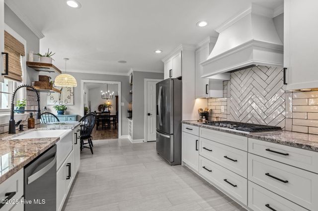 100 Stevens Court, Swansboro, NC 28584