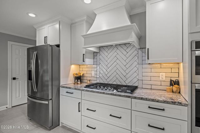 100 Stevens Court, Swansboro, NC 28584