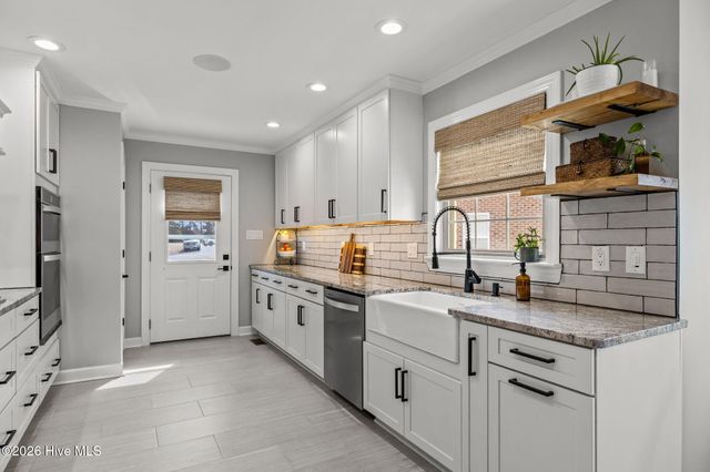 100 Stevens Court, Swansboro, NC 28584