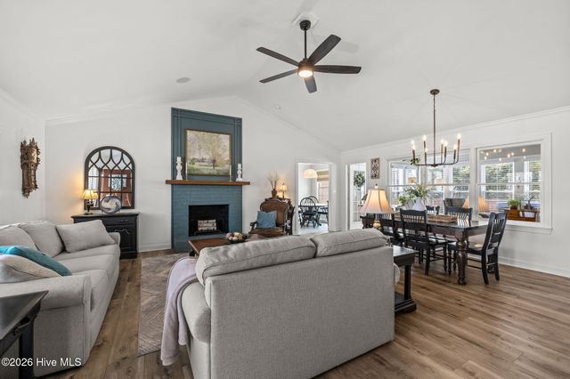 100 Stevens Court, Swansboro, NC 28584