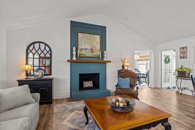 100 Stevens Court, Swansboro, NC 28584