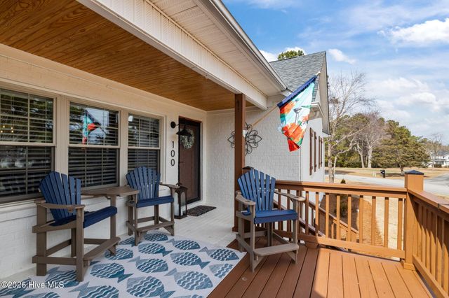 100 Stevens Court, Swansboro, NC 28584