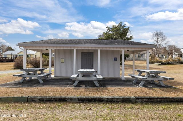 100 Stevens Court, Swansboro, NC 28584