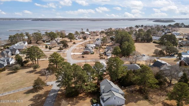 100 Stevens Court, Swansboro, NC 28584