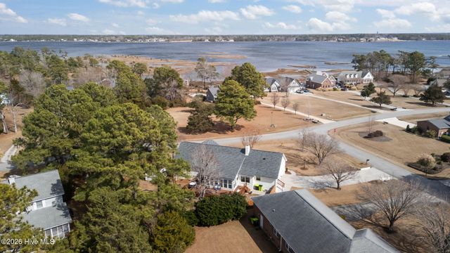 100 Stevens Court, Swansboro, NC 28584