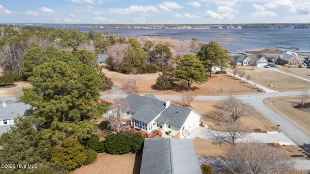 100 Stevens Court, Swansboro, NC 28584