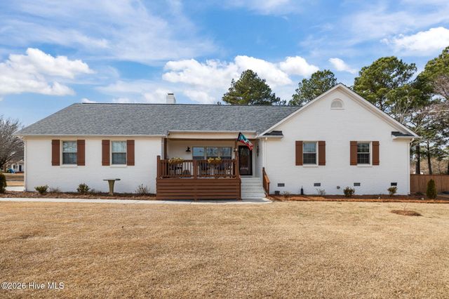 100 Stevens Court, Swansboro, NC 28584