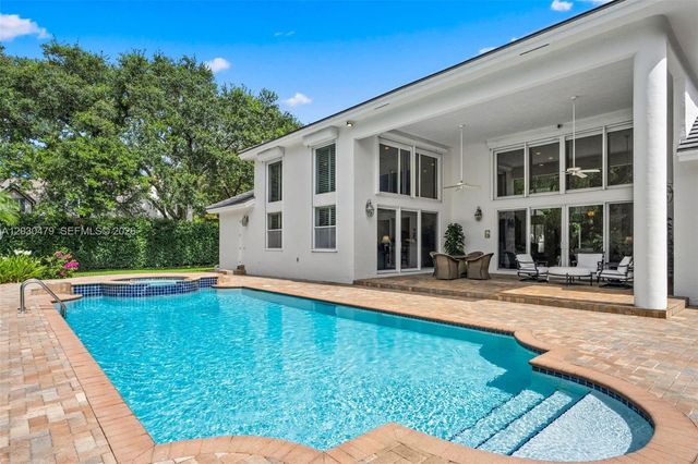 6020 W Suburban Drive, Pinecrest, FL 33156