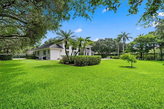 6020 W Suburban Drive, Pinecrest, FL 33156