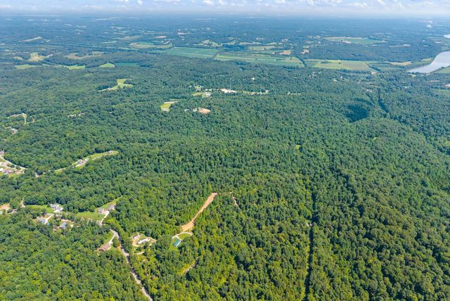 3 Lyle Hollow Rd, Palmyra, TN 37142