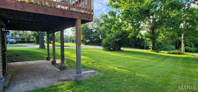 5388 Ville Maria Lane, Hazelwood, MO 63042