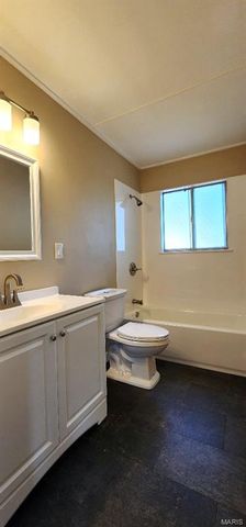 5388 Ville Maria Lane, Hazelwood, MO 63042