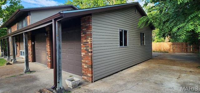 5388 Ville Maria Lane, Hazelwood, MO 63042