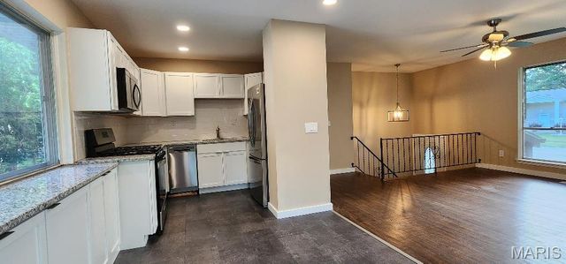 5388 Ville Maria Lane, Hazelwood, MO 63042
