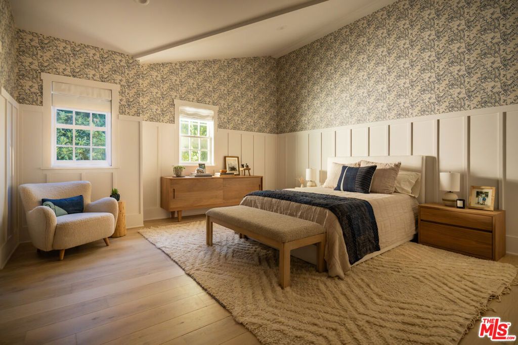 Image 24 of property listing at 664 Elkins Road, Los Angeles, CA 90049