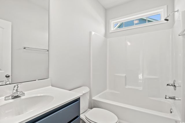 64 Double Pond Dr, Georgetown, SC 29440