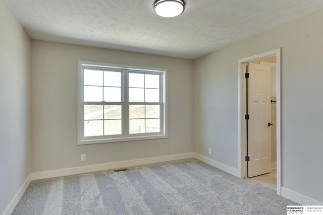 19031 Sycamore Drive, Gretna, NE 68028