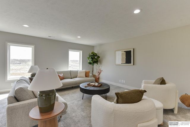 19031 Sycamore Drive, Gretna, NE 68028