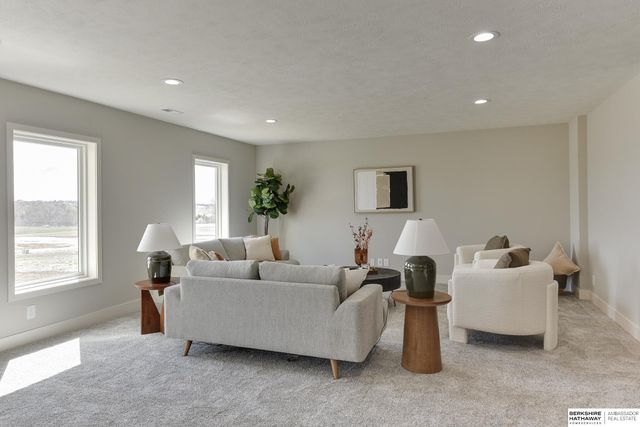 19031 Sycamore Drive, Gretna, NE 68028