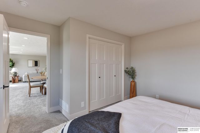 19031 Sycamore Drive, Gretna, NE 68028