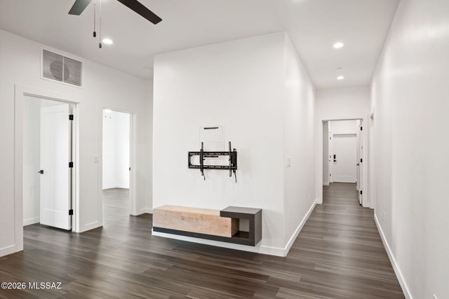 1888 N El Moraga Drive, Tucson, AZ 85745