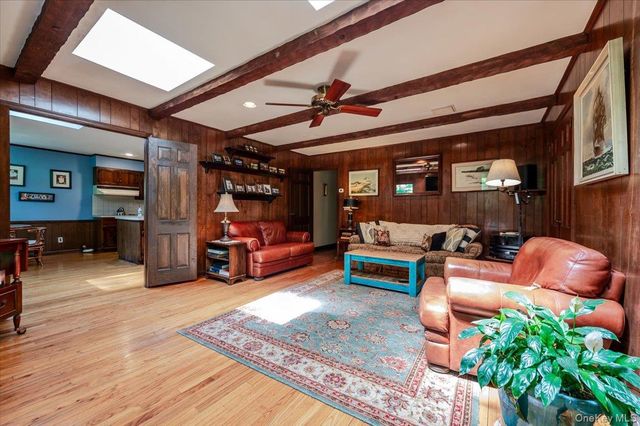 2 Richard Lane, Huntington, NY 11743