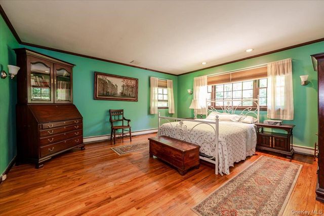 2 Richard Lane, Huntington, NY 11743