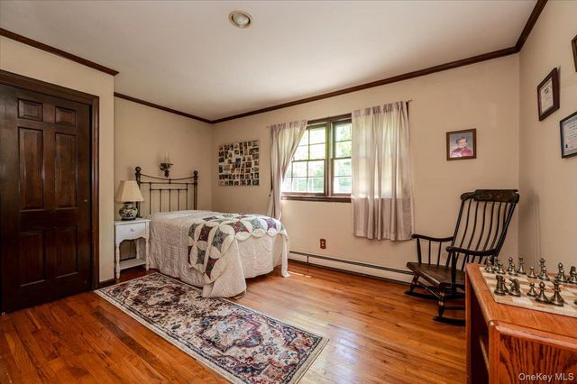 2 Richard Lane, Huntington, NY 11743