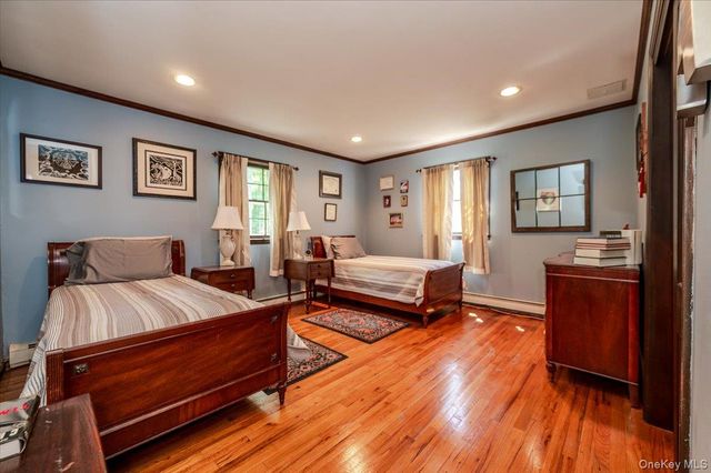 2 Richard Lane, Huntington, NY 11743