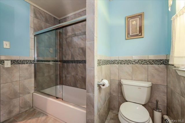 2 Richard Lane, Huntington, NY 11743