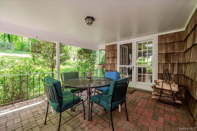 2 Richard Lane, Huntington, NY 11743