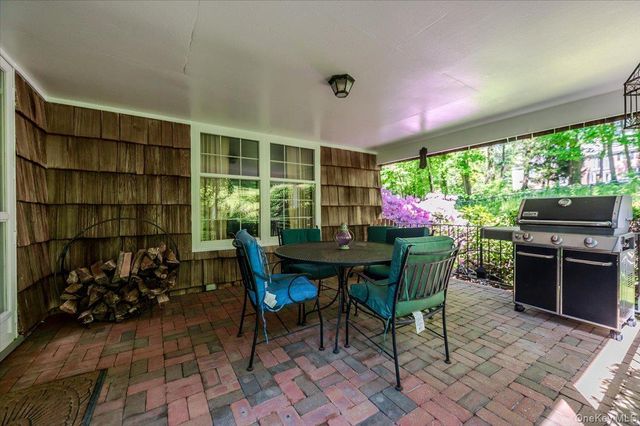 2 Richard Lane, Huntington, NY 11743