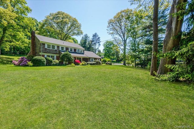 2 Richard Lane, Huntington, NY 11743