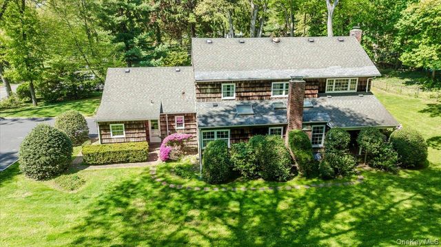 2 Richard Lane, Huntington, NY 11743