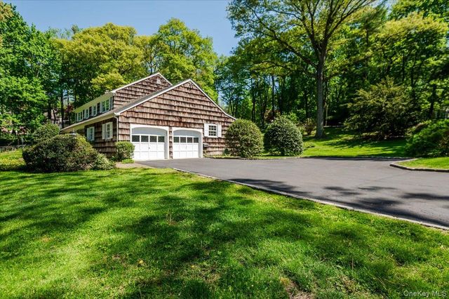 2 Richard Lane, Huntington, NY 11743