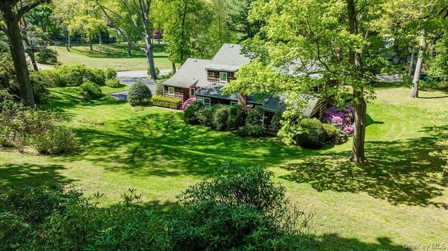 2 Richard Lane, Huntington, NY 11743