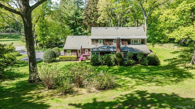 2 Richard Lane, Huntington, NY 11743