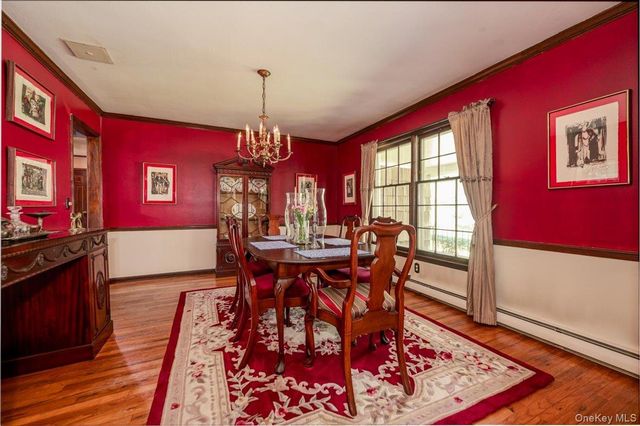 2 Richard Lane, Huntington, NY 11743