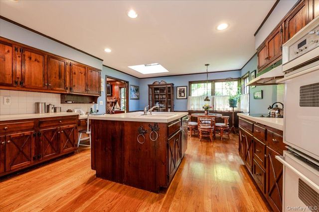 2 Richard Lane, Huntington, NY 11743