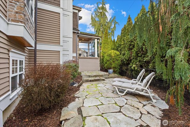 825 Kirkland Way, Kirkland, WA 98033