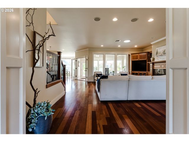 34386 MATHEWS Rd, Eugene, OR 97405